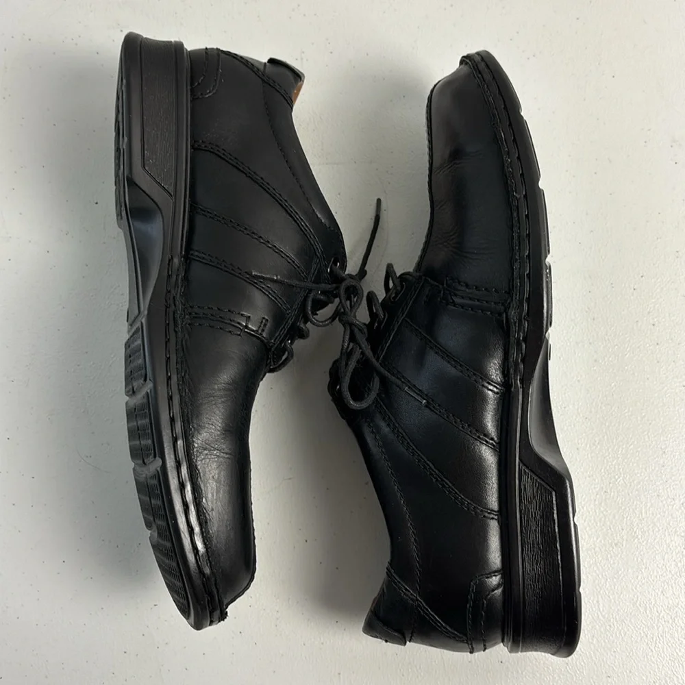 Clarks‎ Men’s 8 Black Leather Oxford Shoes Office  Business Casual Minimalist